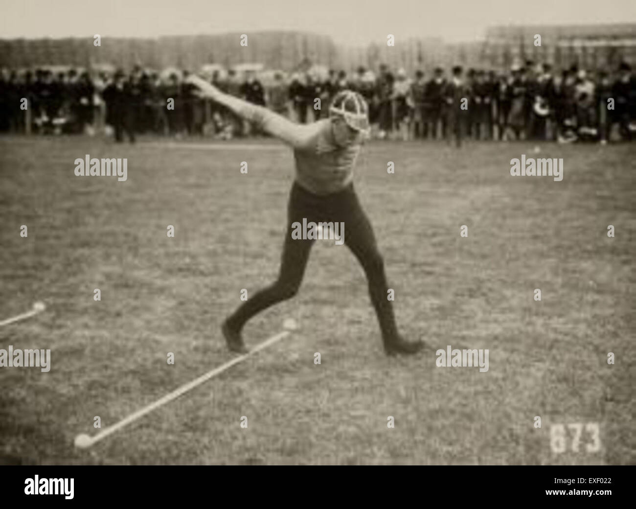 Die Olympischen Spiele 1928 in Amsterdam waren das erste Mal, dass Frauen an Leichtathletikspielen teilnehmen durften. Die Spiele zeigten bahnbrechende Erfolge sowohl im Sport als auch in der Organisation und spiegeln die sich entwickelnde internationale Sportszene wider. Stockfoto