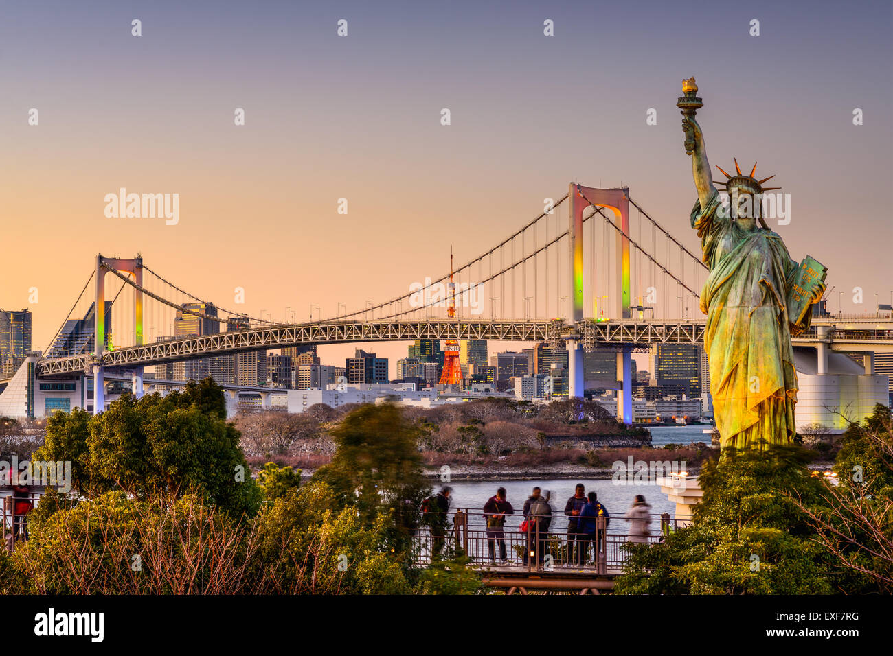 Tokyo, Japan-Skyline von Odaiba. Stockfoto