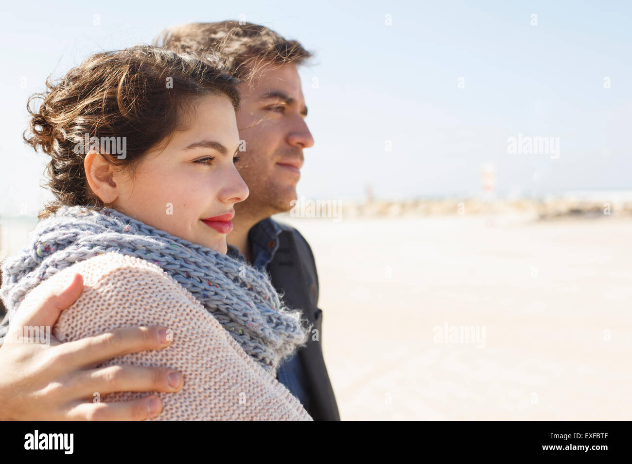 Romantische junges Paar am Strand, Tel Aviv, Israel Stockfoto