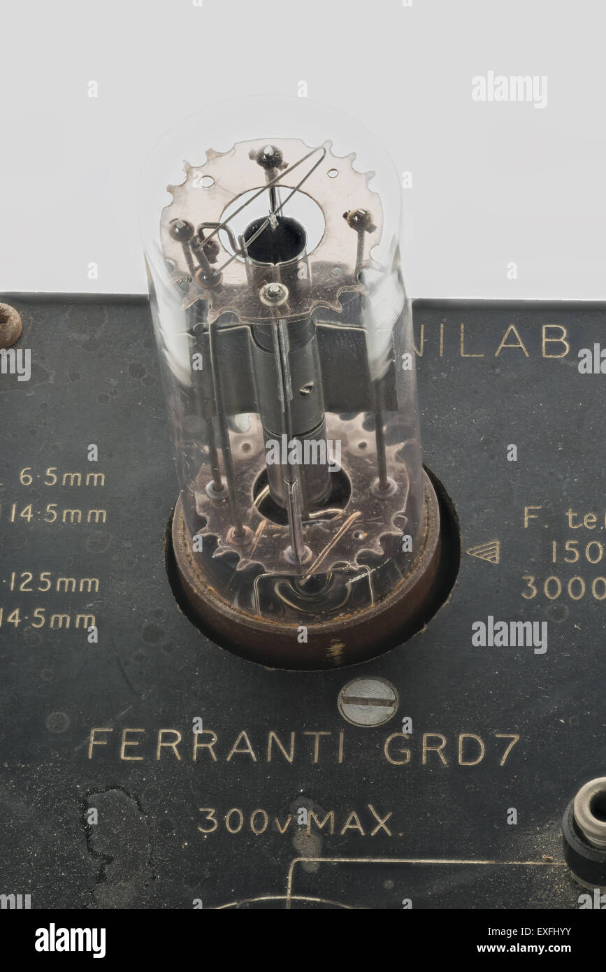 Ferranti Prüfung Ventil 300v Raster Grd 7 eine alte Art von Vakuum-Röhre Anode Kathode co axial Schutzringe und Wolfram bei HT Elektron Stockfoto
