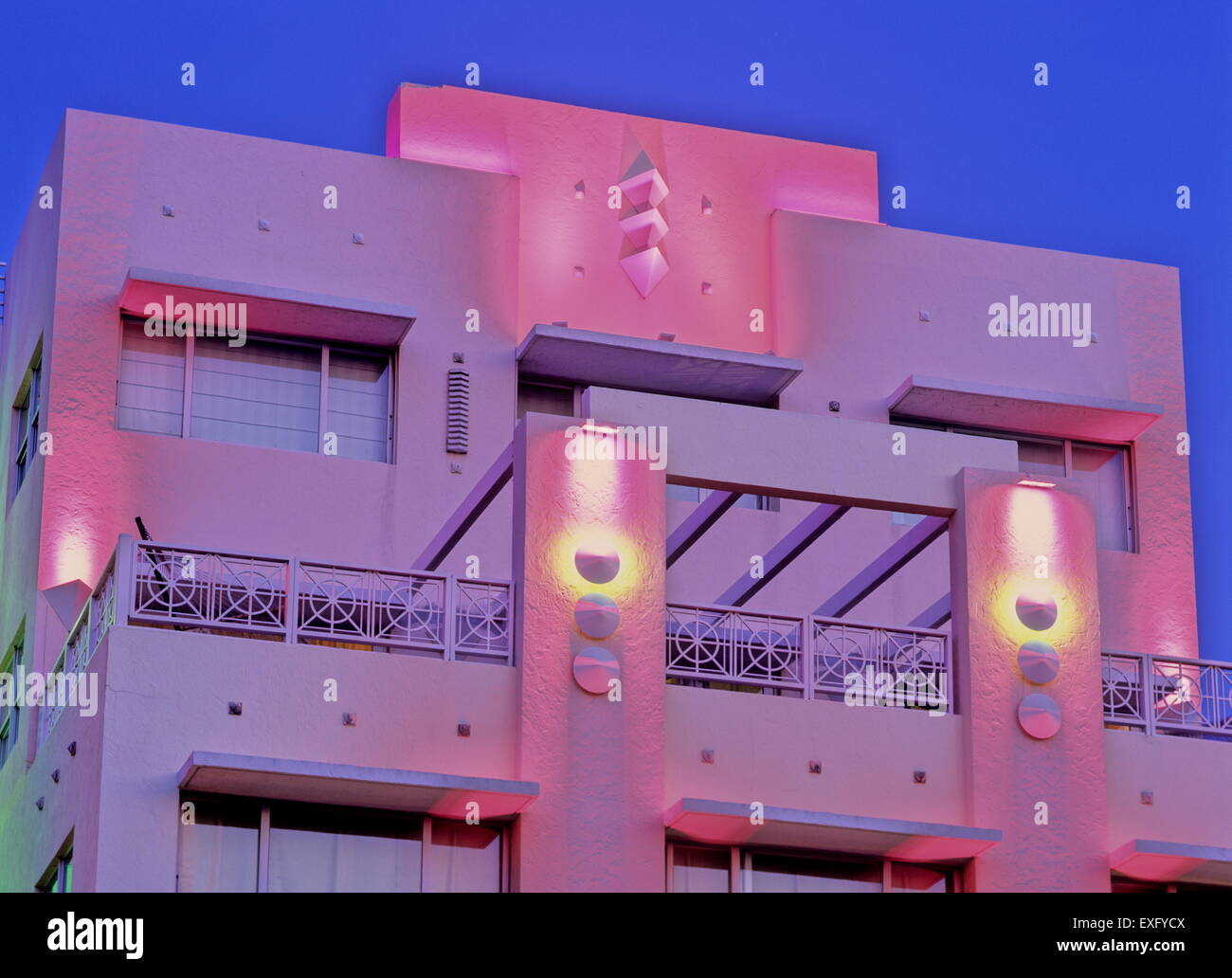 Miami Art Deco Architektur bei Nacht Stockfoto
