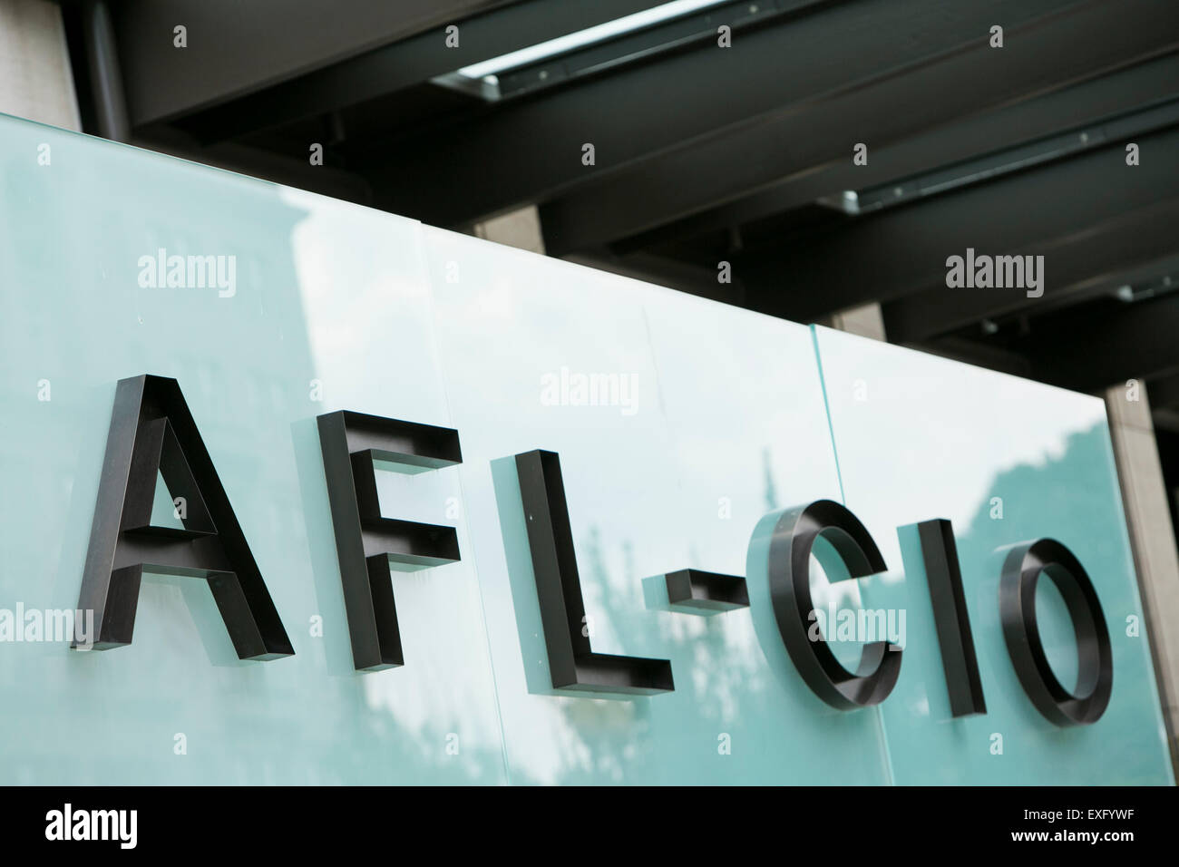 Ein Logo außerhalb der Sitz der American Federation of Labor und Congress of Industrial Organizations (AFL-CIO) melde ich mich Stockfoto