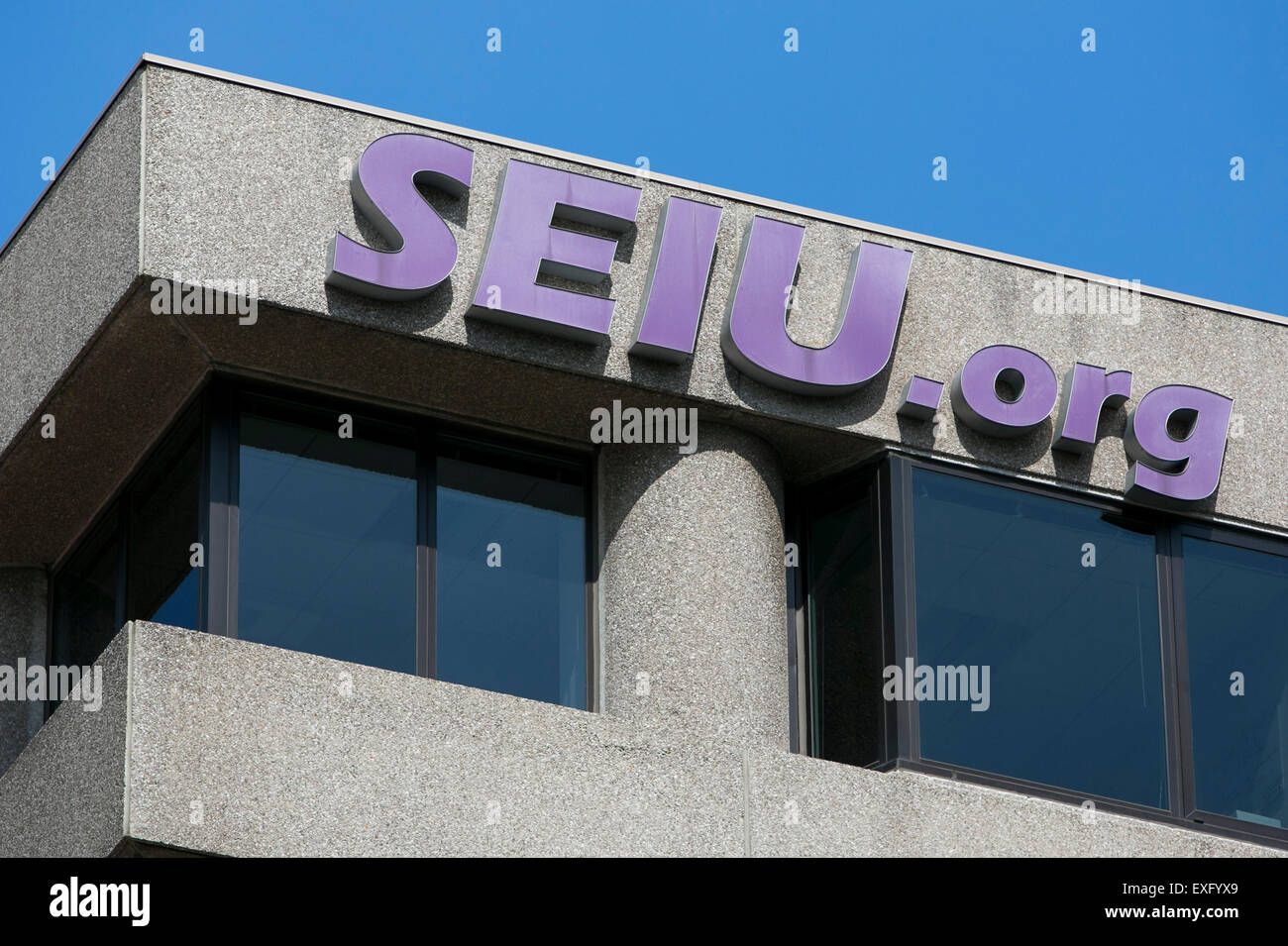 Ein Logo-Zeichen außerhalb der Hauptsitz von den Service Mitarbeitern International Union (SEIU) in Washington, D.C. am 11. Juli 2015 Stockfoto