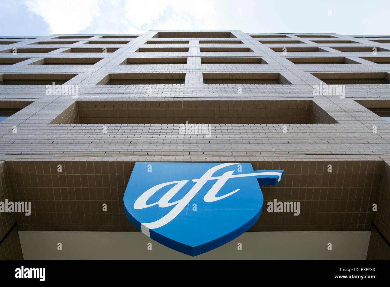 Ein Logo Zeichen außerhalb der Hauptsitz der amerikanischen Vereinigung der Lehrer (AFT) in Washington, D.C. am 12. Juli 2015. Stockfoto
