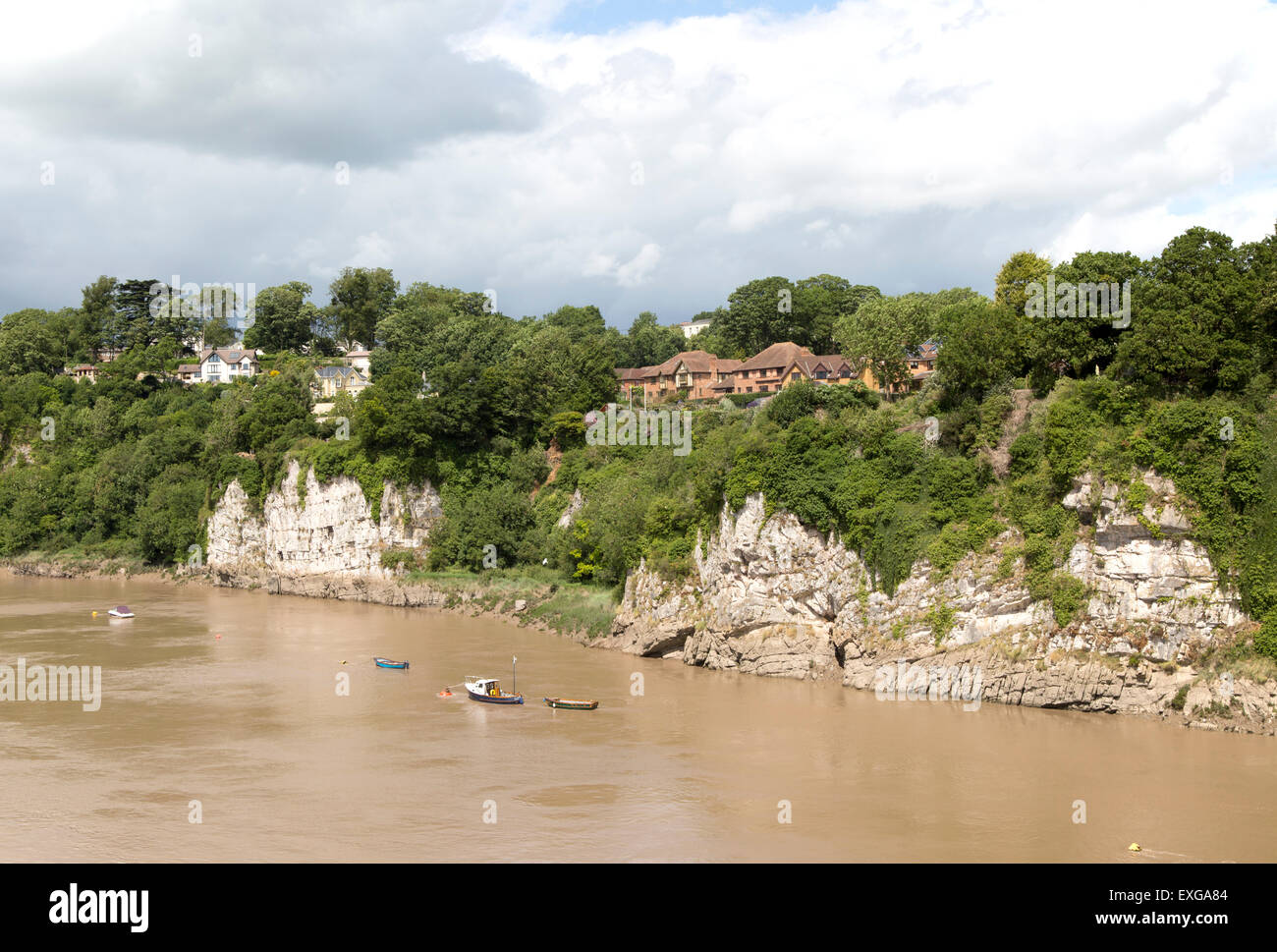 Felsen am Fluss Wye in Chepstow, Monmouthshire, Wales, UK Stockfoto