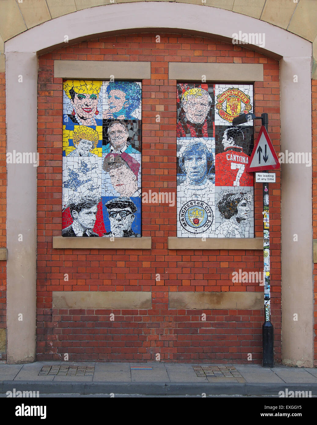 Vorgestellt im kann 2012 sind diese 7 Mosaiken durch lokale Künstler Mark Kennedy an der Seite des Afflecks Palace Gebäude in Manchester Stockfoto