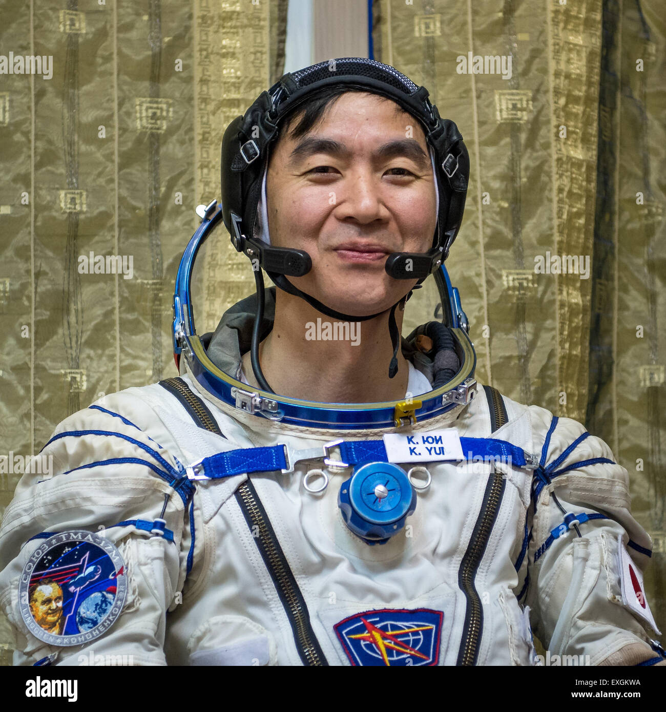 Der Astronaut Kimiya Yui von der Japan Aerospace Exploration Agency (JAXA) unterzieht sich zusammen mit dem NASA-Astronauten Kjell Lindgren und dem russischen Kosmonauten Oleg Kononenko einer Qualifizierungsprüfung im Gagarin Cosmonaut Training Center in Russland für ihre bevorstehende Expedition 44/45-Mission zur Internationalen Raumstation. Stockfoto
