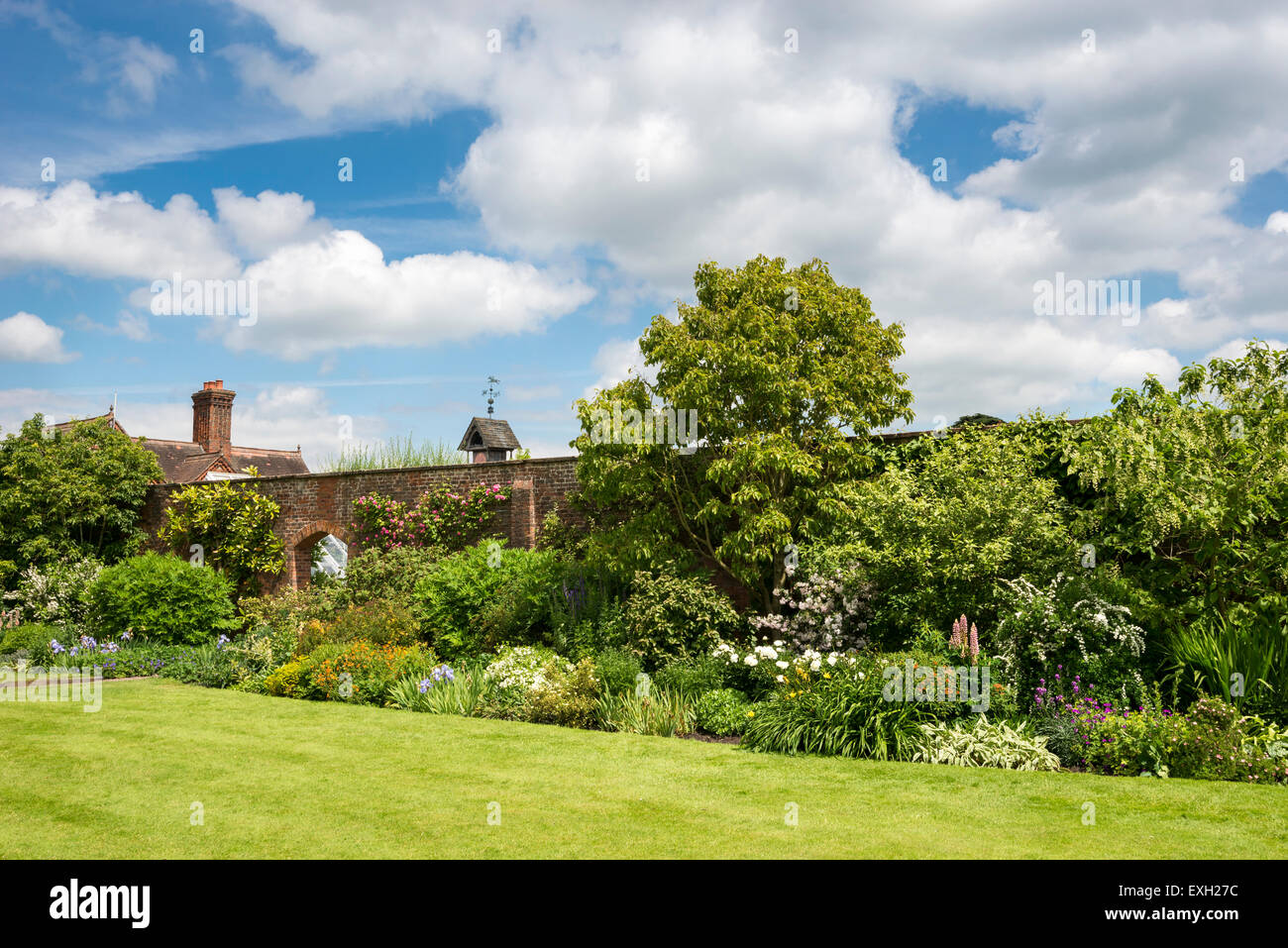 Der ummauerte Garten Arley Hall in Cheshire, England. Stockfoto