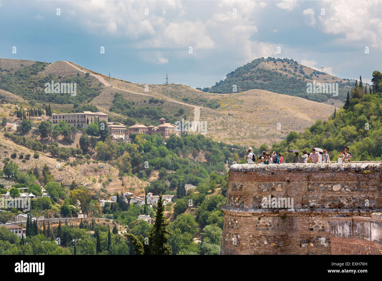 GRANADA, Spanien - 30. Mai 2015: Das Aussehen der Albaicín Viertel und Abadia del Sacromonte von Alhambra-Festung. Stockfoto