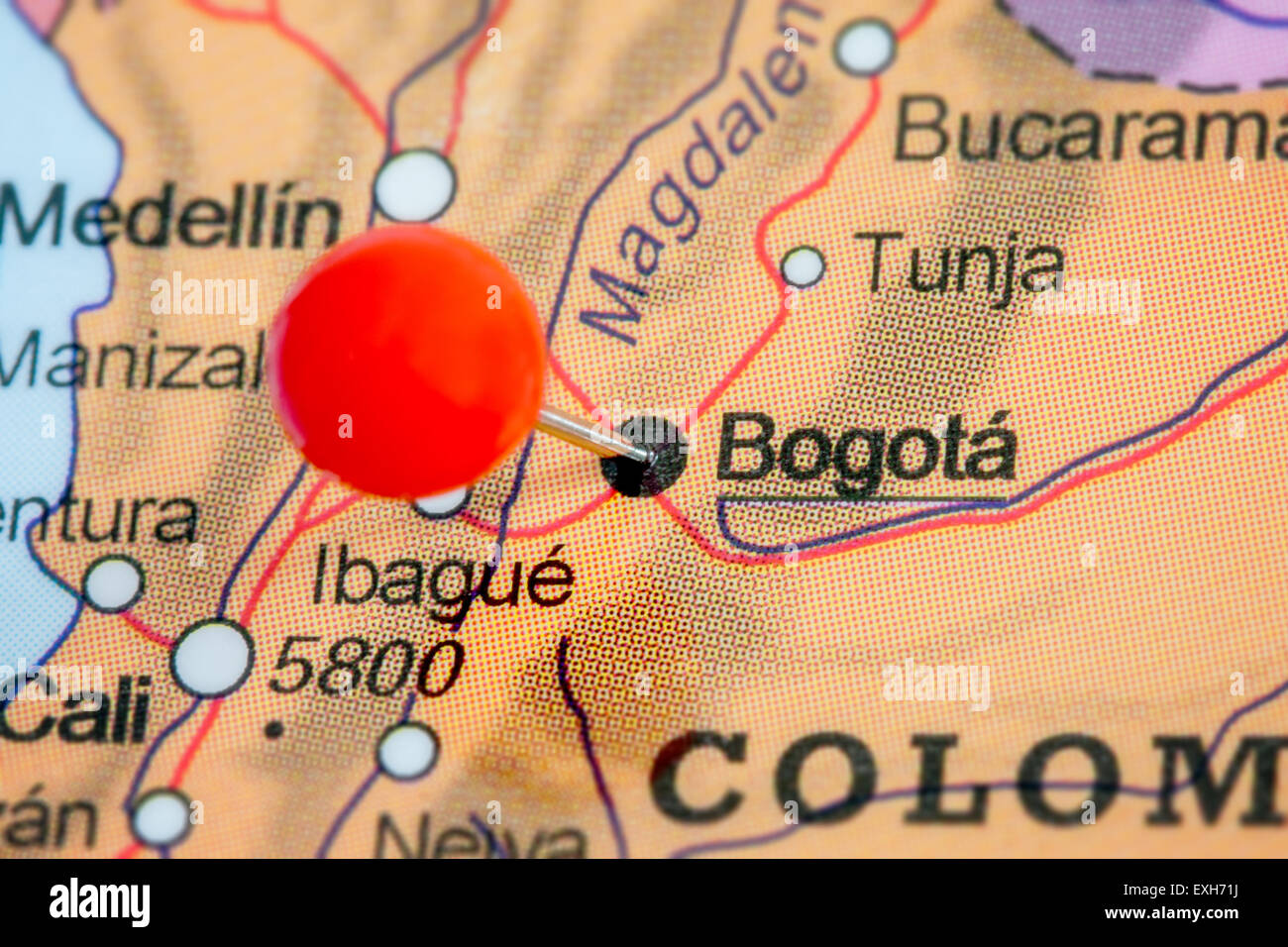 Nahaufnahme Von Roten Pin Auf Einer Karte Von Bogota Kolumbien Stockfotografie Alamy