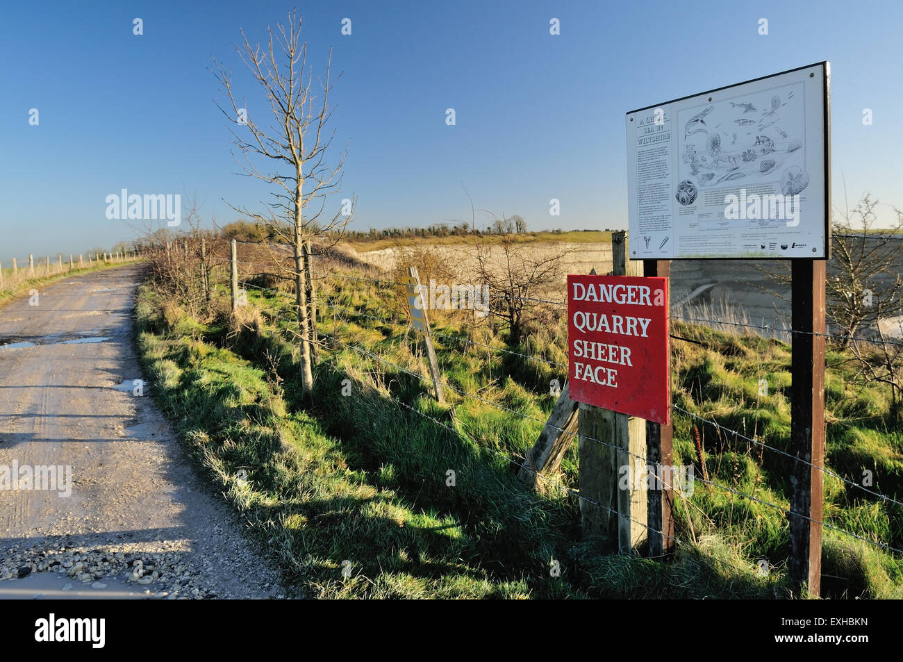 Zeichen über dem Bettler Knoll Kreide Steinbruch (die Produktion im Jahr 2009 nicht mehr). Stockfoto