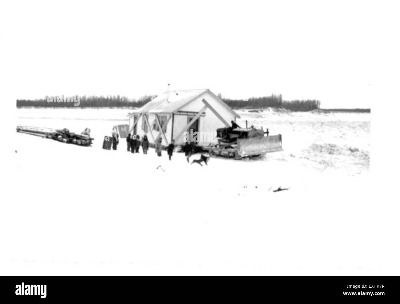 Das Projekt „Umzug“ des Mennonite Board of Missions und des Freiwilligendienstes des Mennonite Mission Network hebt die Bemühungen der Freiwilligen in Alaska hervor. Diese Initiative zeigt das Engagement der Mennoniten für Dienstleistungen und den Aufbau von Gemeinden in abgelegenen Regionen. Stockfoto