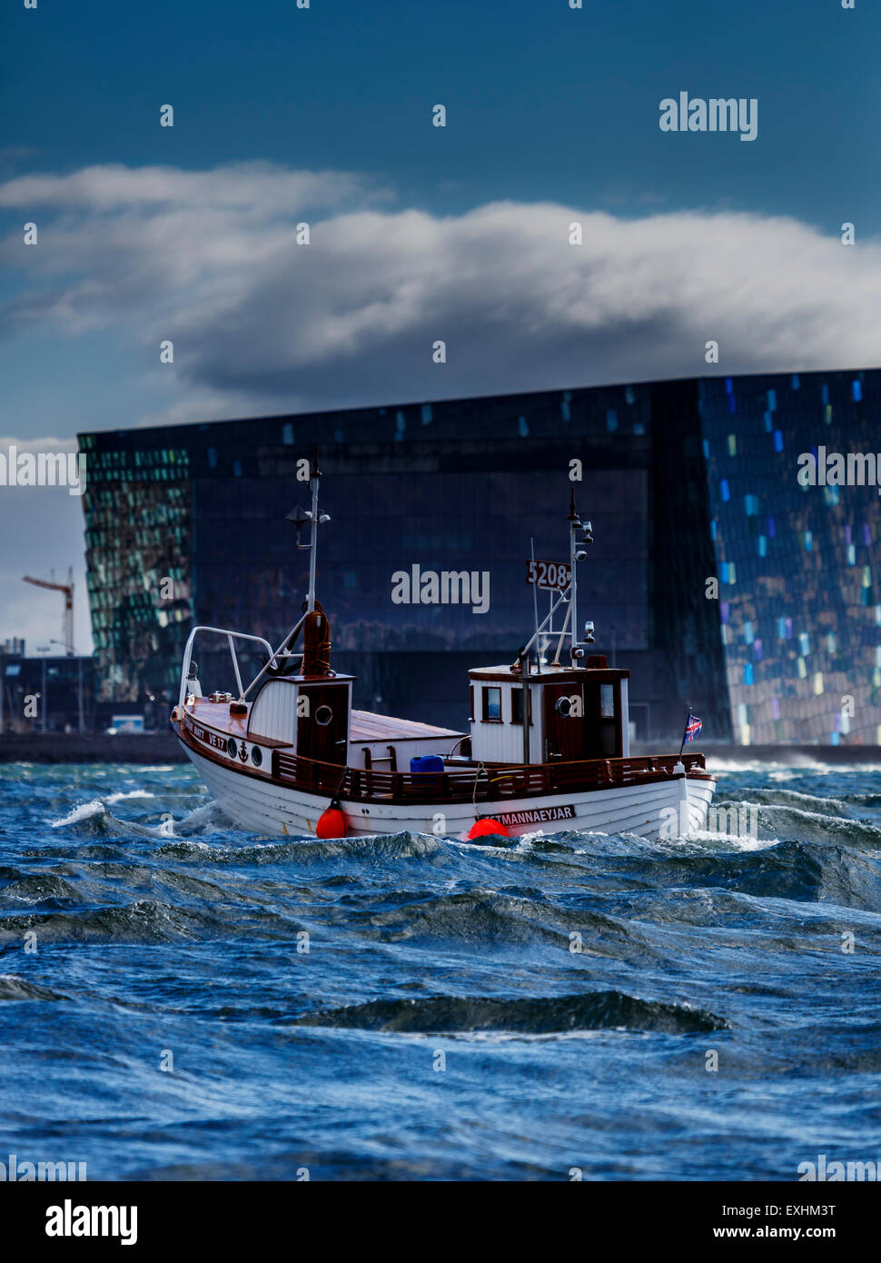 Fischerboot im Hafen von Reykjavik, Reykjavik, Island Stockfoto