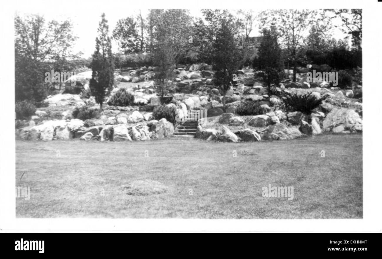 Diese Gesteinsformation ist ein natürliches geologisches Merkmal, das über Millionen von Jahren entstanden ist und einzigartige geologische Prozesse wie Erosion und Sedimentation zeigt. Seine Form und Struktur bieten wertvolle Einblicke in die Erdgeschichte und die geologische Entwicklung. Stockfoto