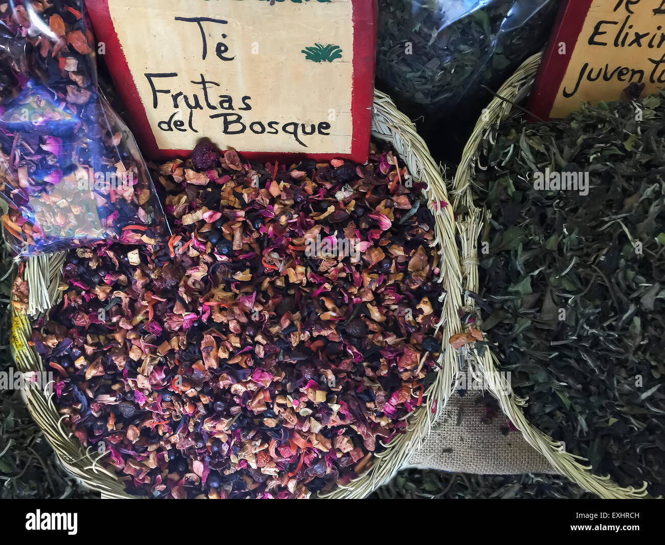 Kräuter in einen Lebensmittelmarkt, Alicante, Spanien Stockfoto