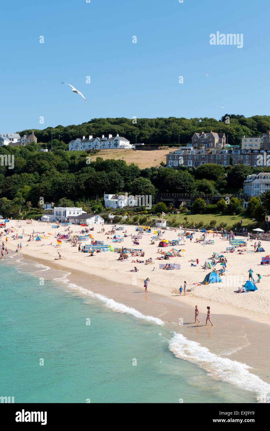 St. Ives Porthminster Strand in Cornwall, England an einem sonnigen Sommertag. Stockfoto