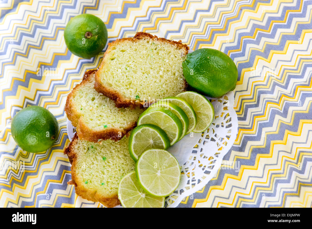 süße und erfrischende Dessert - frische Key Lime Pudding Kuchen gebacken Stockfoto