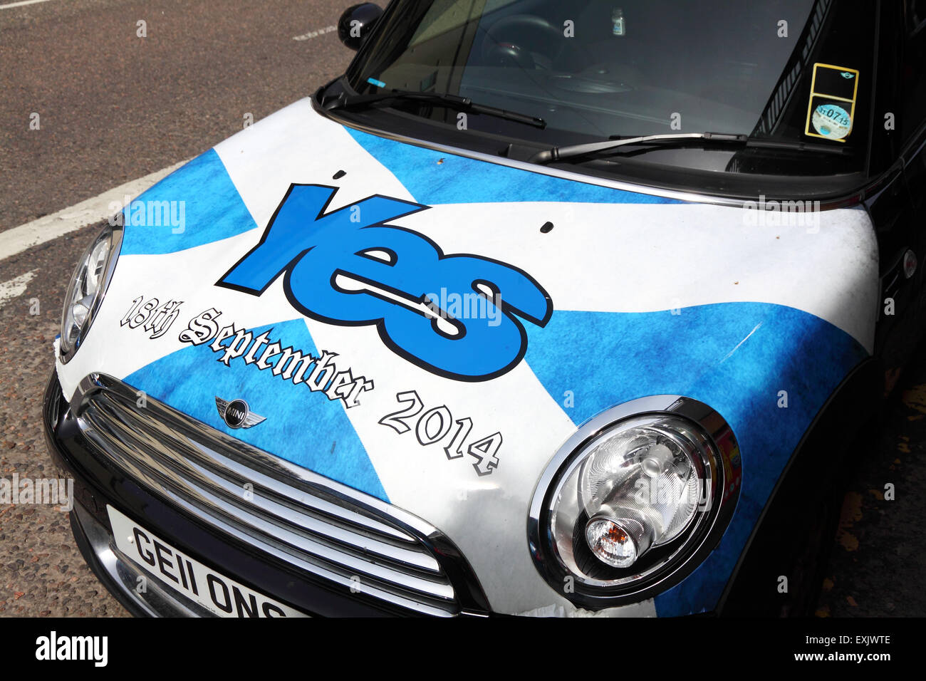 Mini-Fahrer ein ja in die 2014 schottisches Referendum unterstützen Stockfoto
