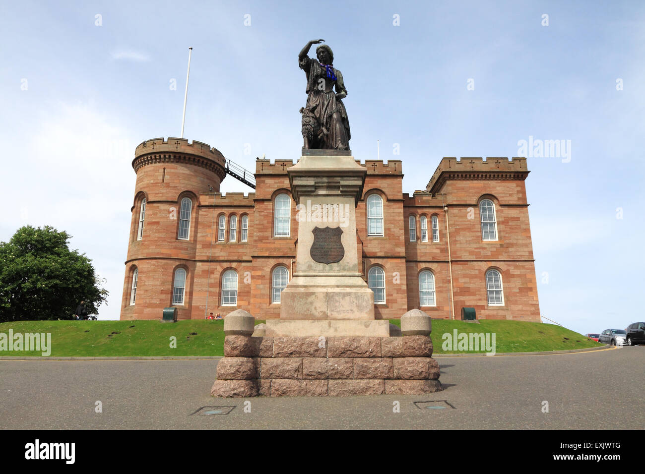 Inverness Castle und Statue von Flora MacDonald, Schottland Stockfoto