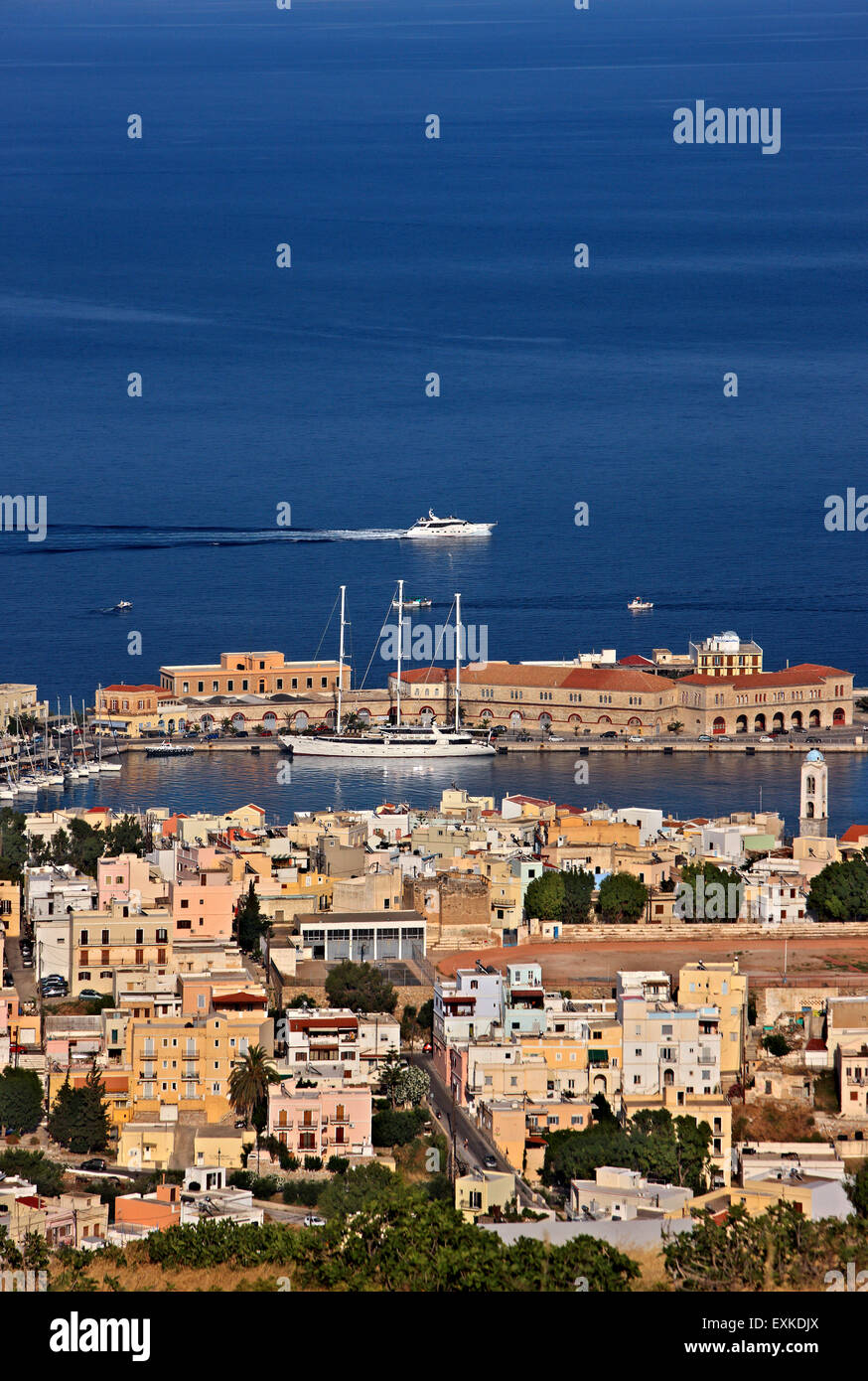 Panoramablick über den Hafen von Ermoupolis Syros Insel, Kykladen, Ägäis, Griechenland. Stockfoto