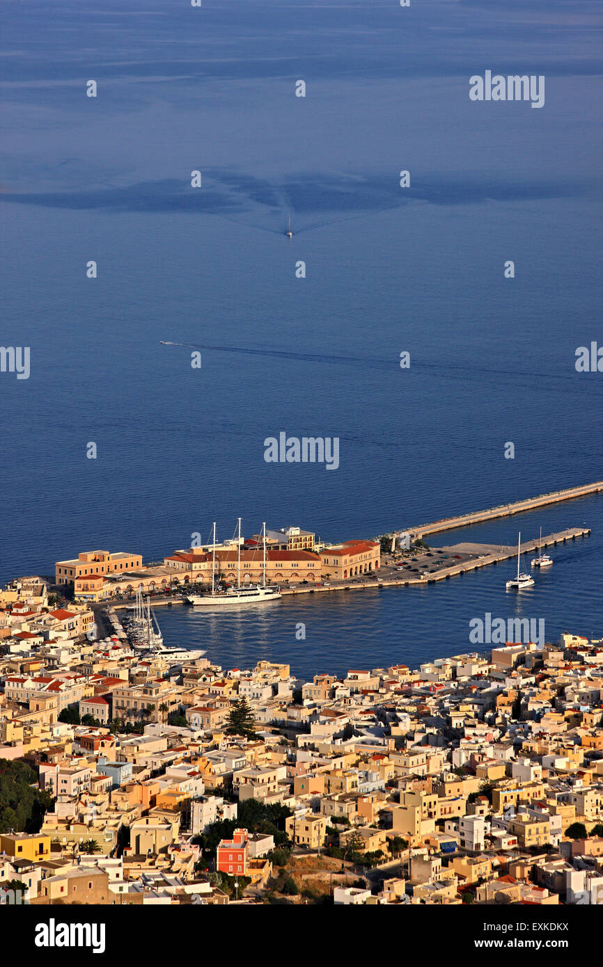 Panoramablick über den Hafen von Ermoupolis Syros Insel, Kykladen, Ägäis, Griechenland. Stockfoto