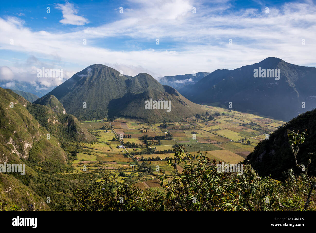 Sekundäre Vulkankegel im Pululahua Krater. San Antonio de Pichincha, Ecuador. Stockfoto Sekundäre Vulkankegel im Pululahua Krater. San Antonio de Pichincha, Ecuador. Stockfoto