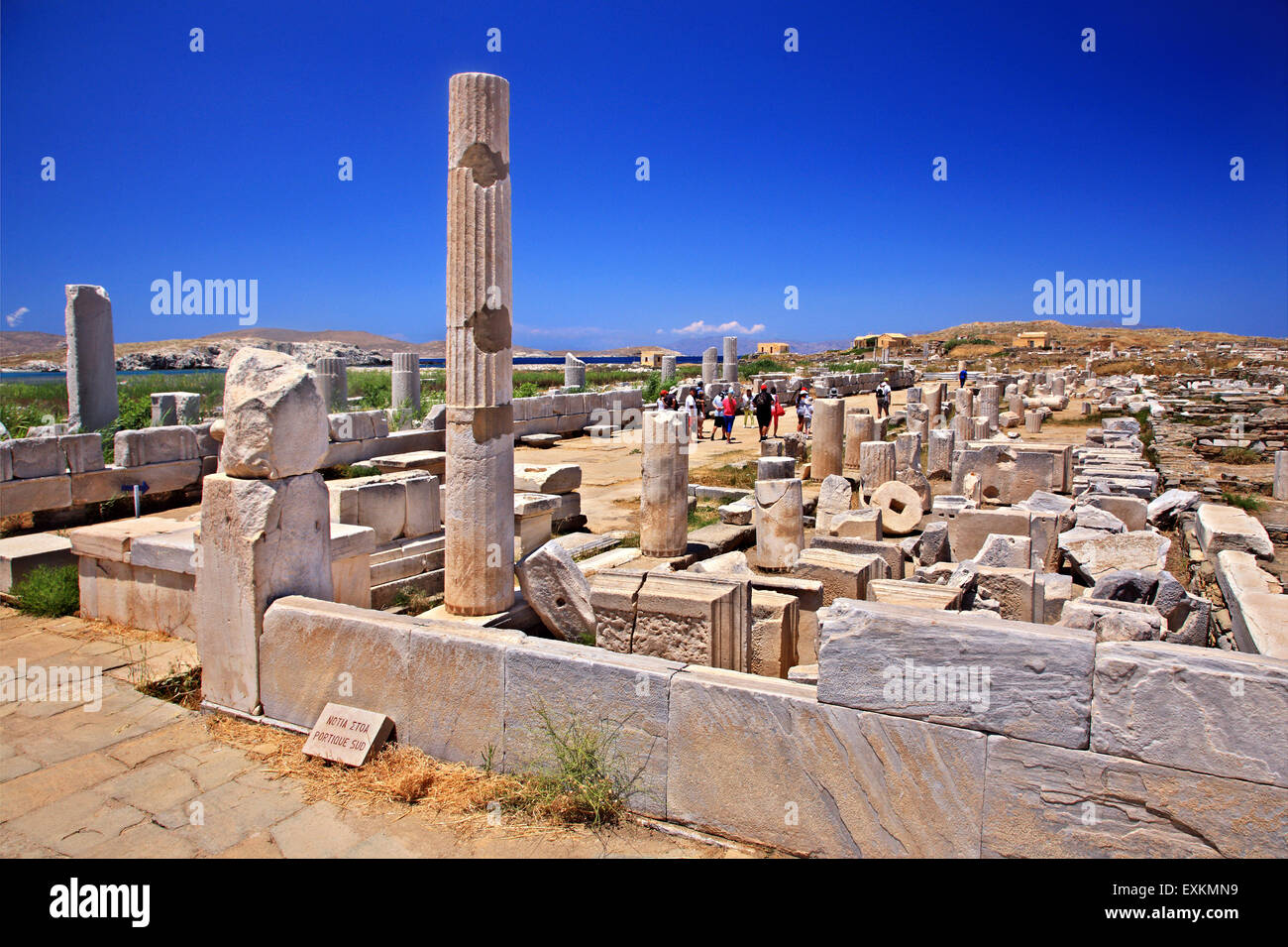 Die "südlichen Portikus ' in der archäologischen Stätte von der"Heilige"Insel Delos. Kykladen, Griechenland. Stockfoto