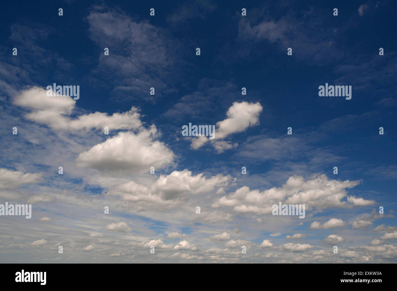 Schönwetterwolken, Cumulus Humilis, Bayern, Deutschland Stockfoto