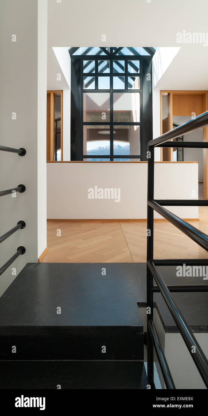 Architektur, Innenräume der leeren Wohnung, Halle Blick von Treppen Stockfoto