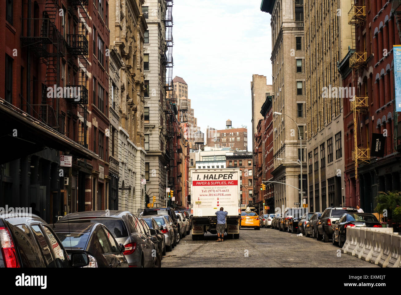 LKW-Entladung im Franklin Street Lower Manhattan, Tribeca District, New York City Stockfoto