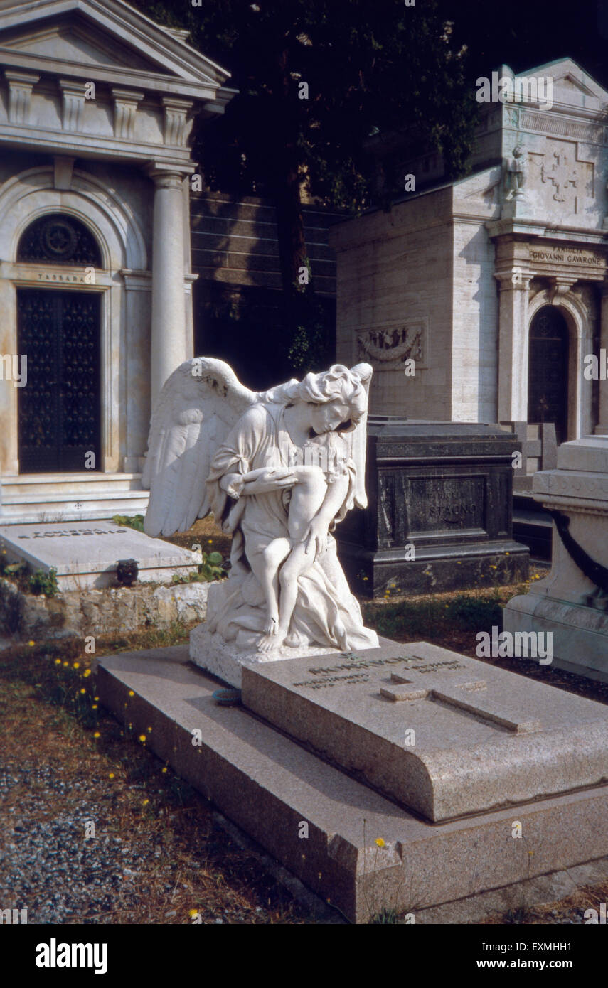 Eine Besichtigung des Monumentalfriedhofs Staglieno in Genua eine der