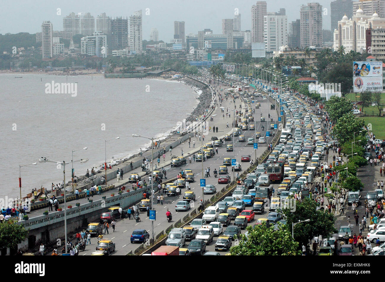 Verkehr auf Marine Drive während der Siegeszug von zwanzig 20 Cricket-Team; Bombay; Mumbai; Maharashtra; Indien; Asien Stockfoto