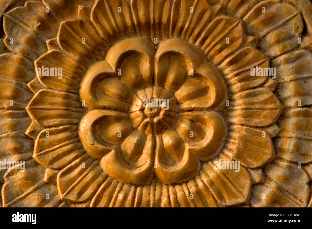 Blumenschnitzerei auf Stein; Kesar Bagh; königlicher Feuerbestattungsgrund; Bundi; Rajasthan; Indien; Asien Stockfoto