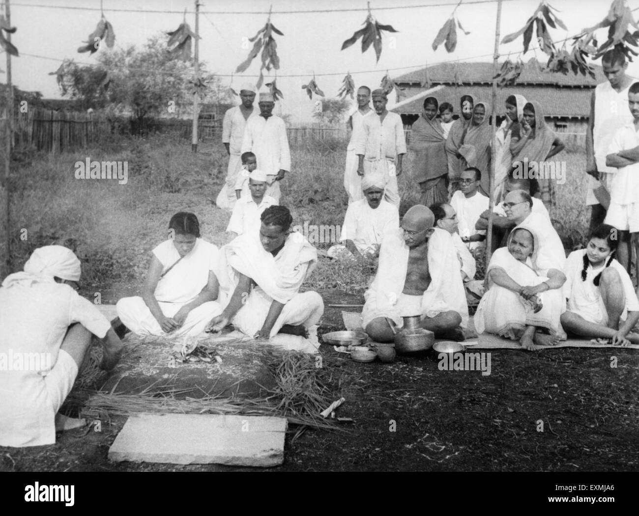Mahatma Gandhi Kasturba Gandhi Abha Gandhi feiert Hochzeit Christian und eine Unberührbare von Malabar Sevagram Ashram Stockfoto