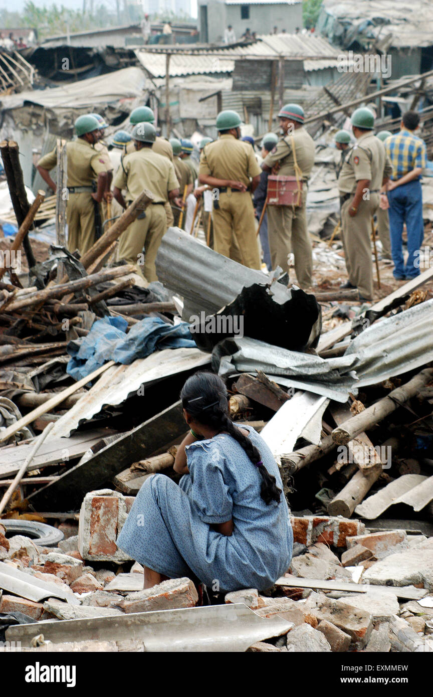 Slum Bewohner; Slum abgerissen; Mankhurd Link Road; Bombay; Mumbai