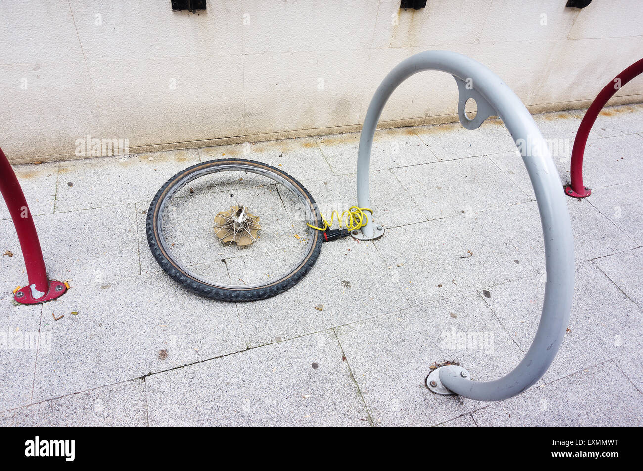 Fahrraddiebstahl mit gesperrten Rad Stockfoto