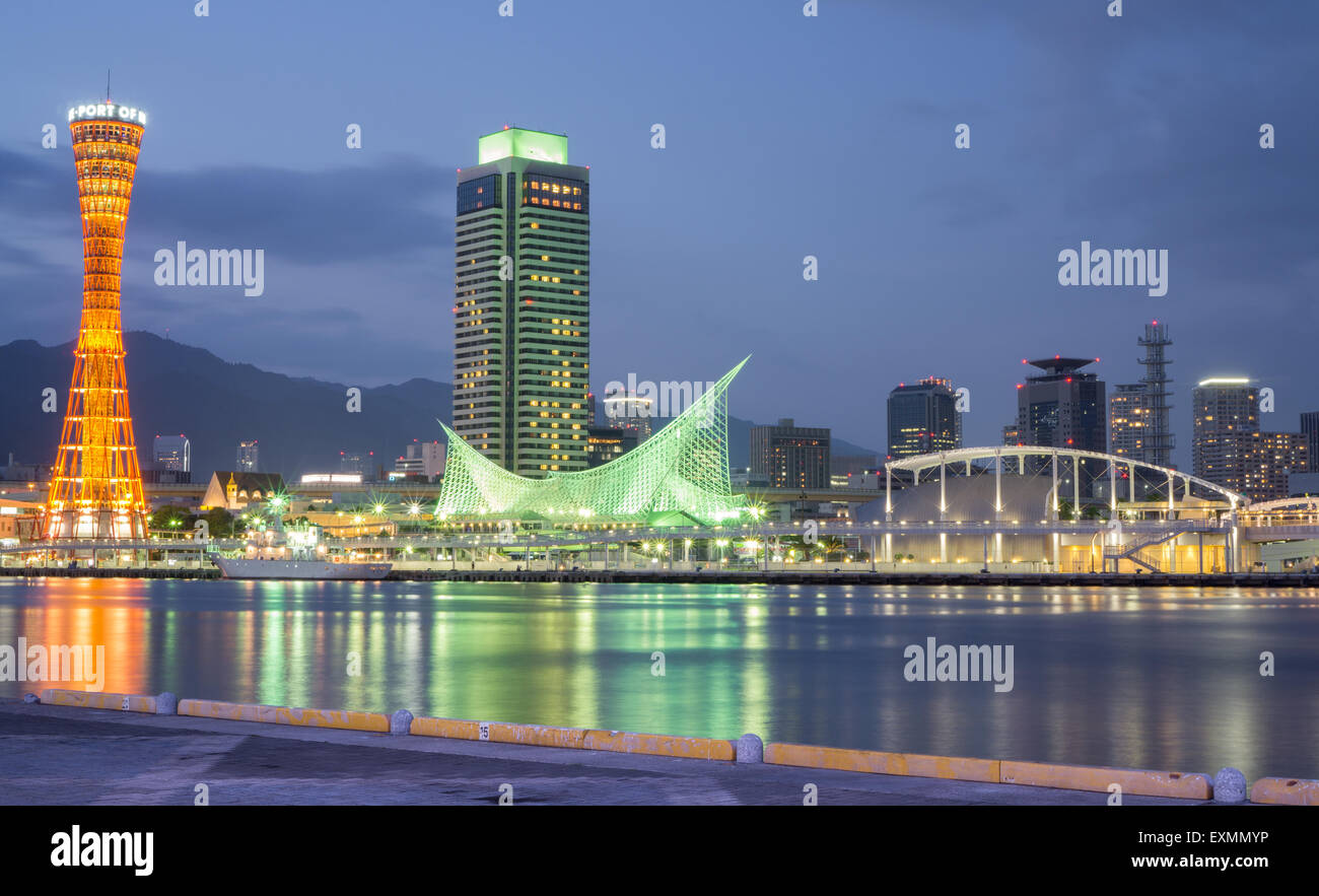 Kobe Port Tower und Maritime Museum in Japan Stockfoto