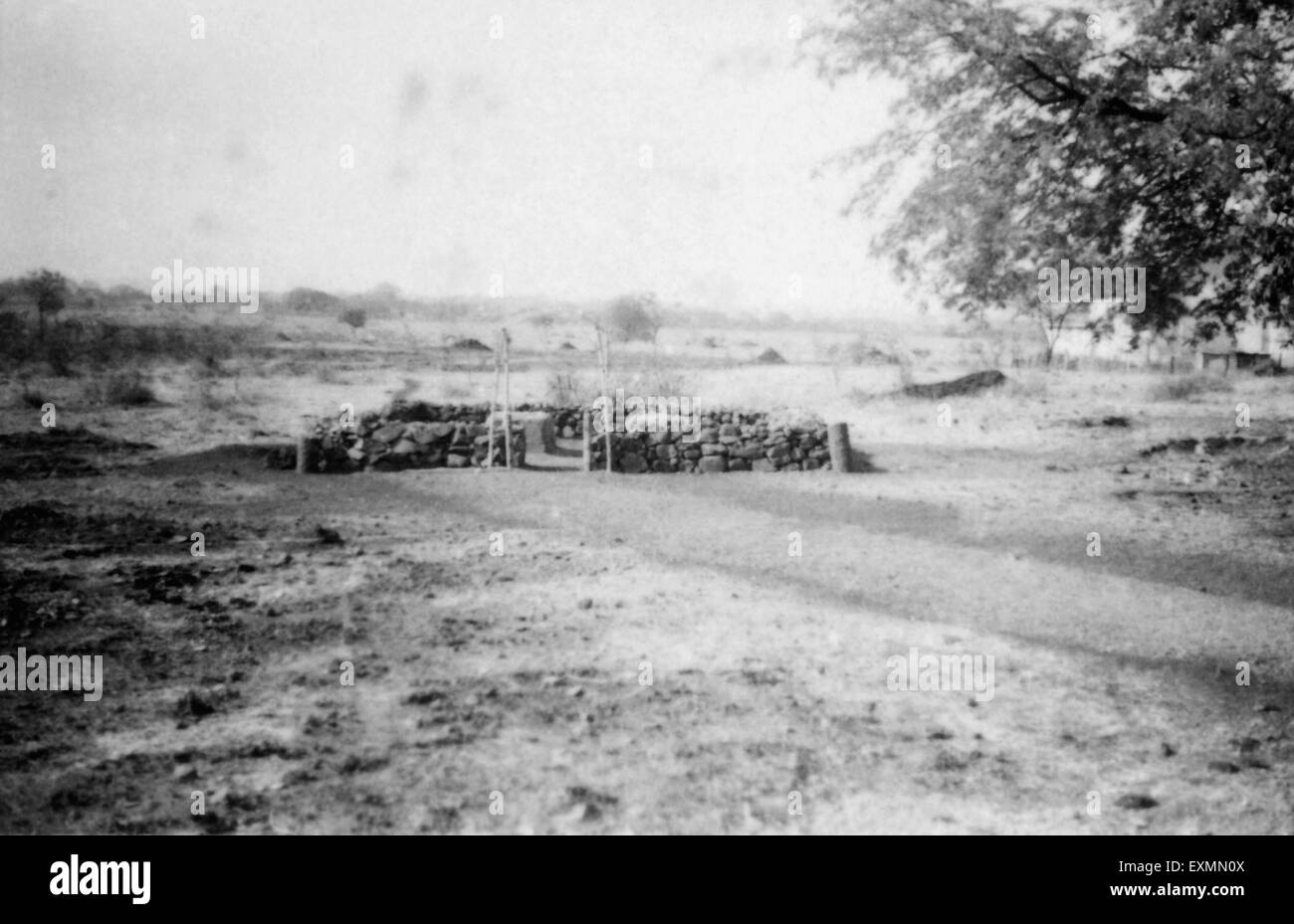 samadhi Kasturba Gandhi Mahadev Desai Aga Khan Palace Poona Pune, 1944, Indien, Asien, alter Jahrgang 1900s Bild Stockfoto