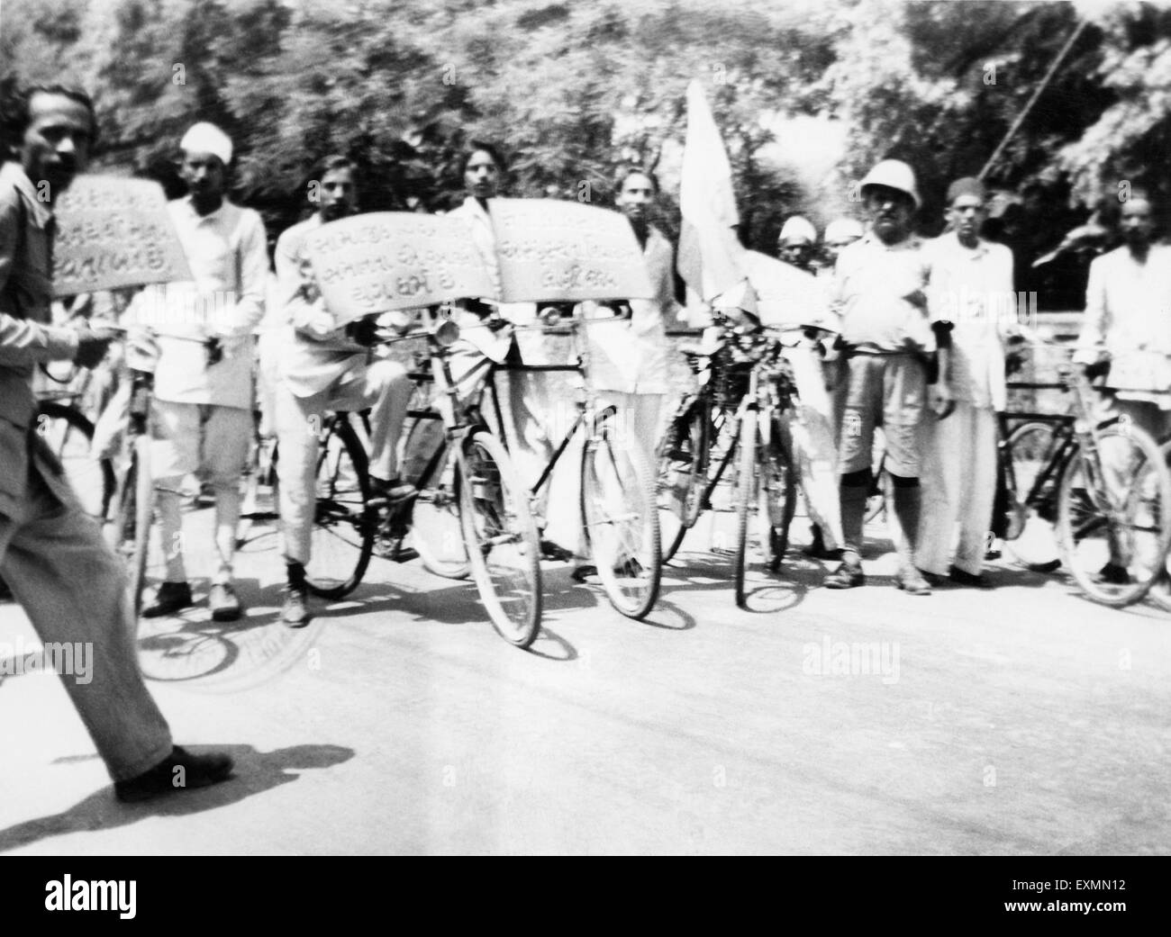 Fahrraddemonstration, Freiheitskampf, Indien, 1947, Asien, Altes Vintage 1900s Bild Stockfoto