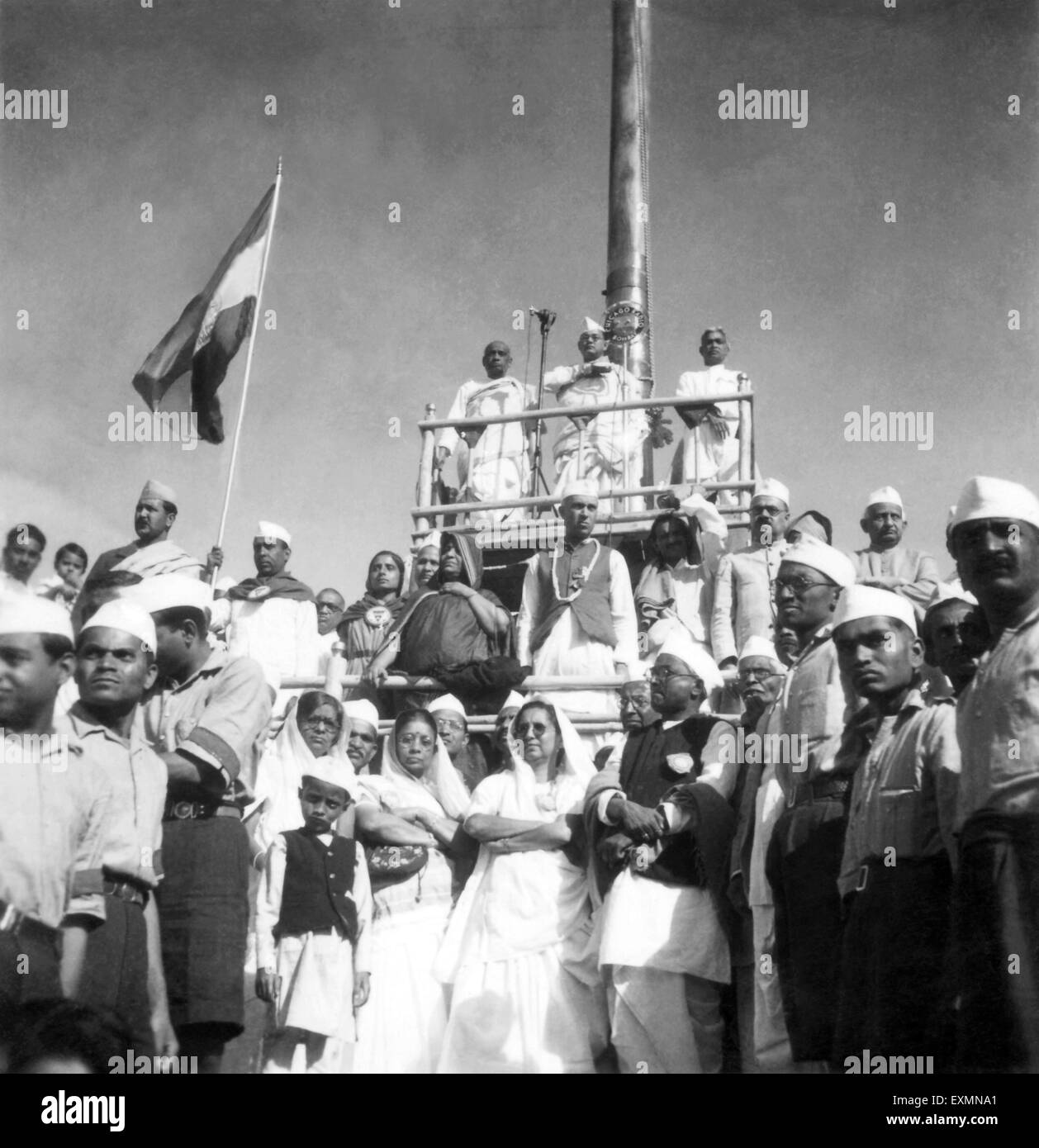 Sardar Vallabhbhai Patel ; Subhash Chandra Bose auf der Oberseite ; Sarojini Naidu ; Jawaharlal Nehru und Acharya Kripalani ein Kongress Treffen Indien alten Jahrgang 1900s Bild Stockfoto