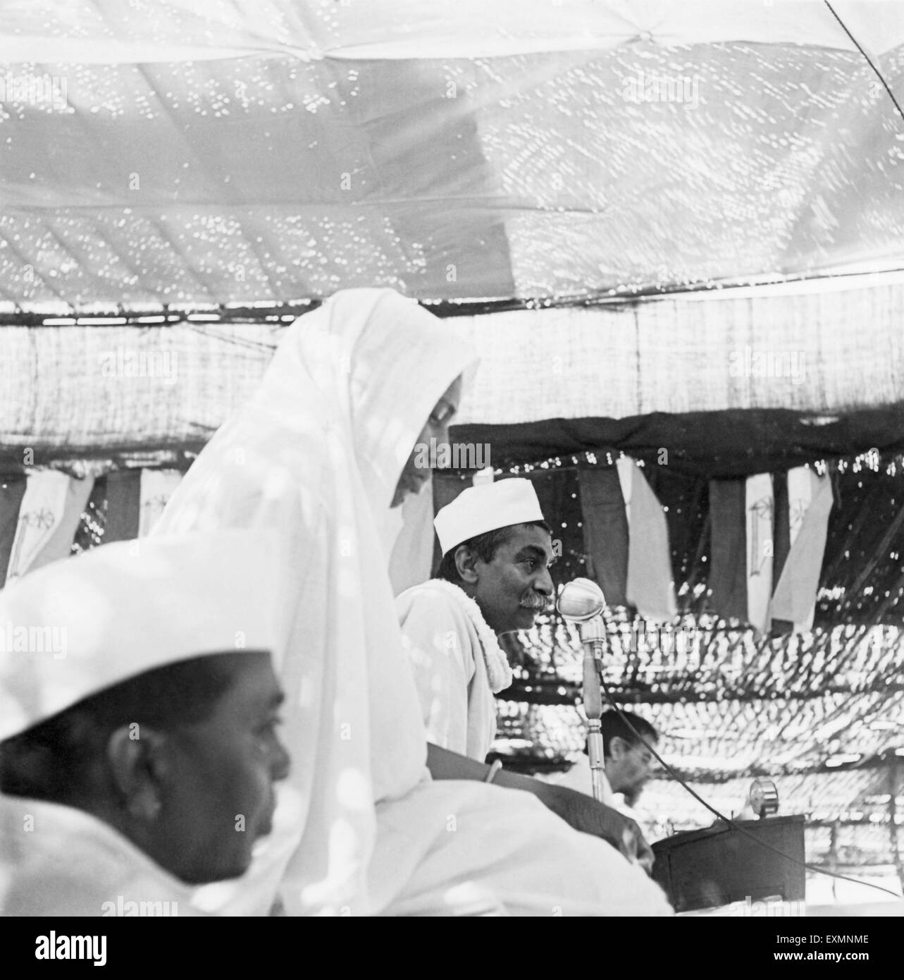 Jankidevi Bajaj , Rajendra Prasad und Vinoba Bhave in Wardha , 1941 , Indien Stockfoto