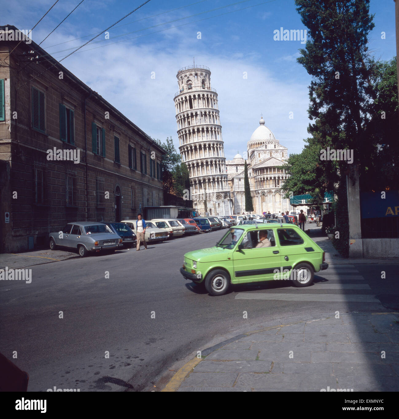 Der Schiefe Turm Und der Dom Santa Maria Assunta von Pisa, Italien 1980er Jahre. Der schiefe Turm ein die Kathedrale Santa Maria Assunta von Pisa, Italien der 1980er Jahre. Stockfoto