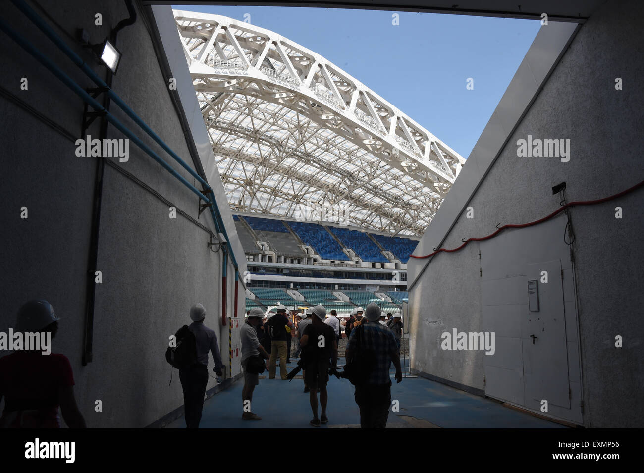 Sotschi, Russland. 13. Juli 2015. Innere besichtigen die Fisht Stadion, ehemalige Olympia-Stadion und künftige Stadion für die FIFA Fußball-WM im Olympiapark in Sotschi, Russland, 13. Juli 2015. 2018 statt findet im Stadion die Spiele der Fußball-WM. Foto: Marcus Brandt/Dpa/Alamy Live News Stockfoto