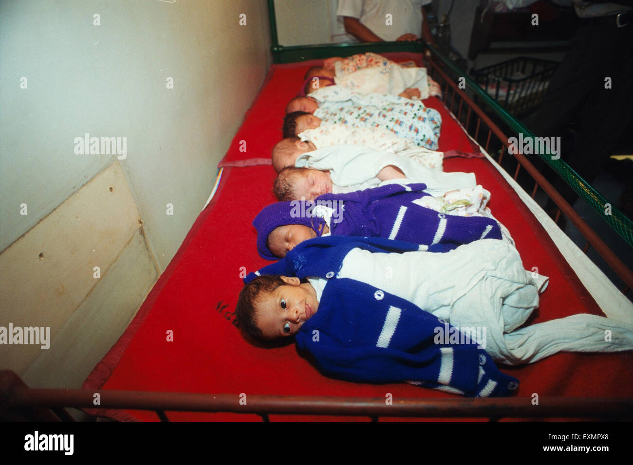 Millennium Babys geboren am 01 01 2000 1. januar 2000 Jahr mumbai indien - mpa 139536 Stockfoto