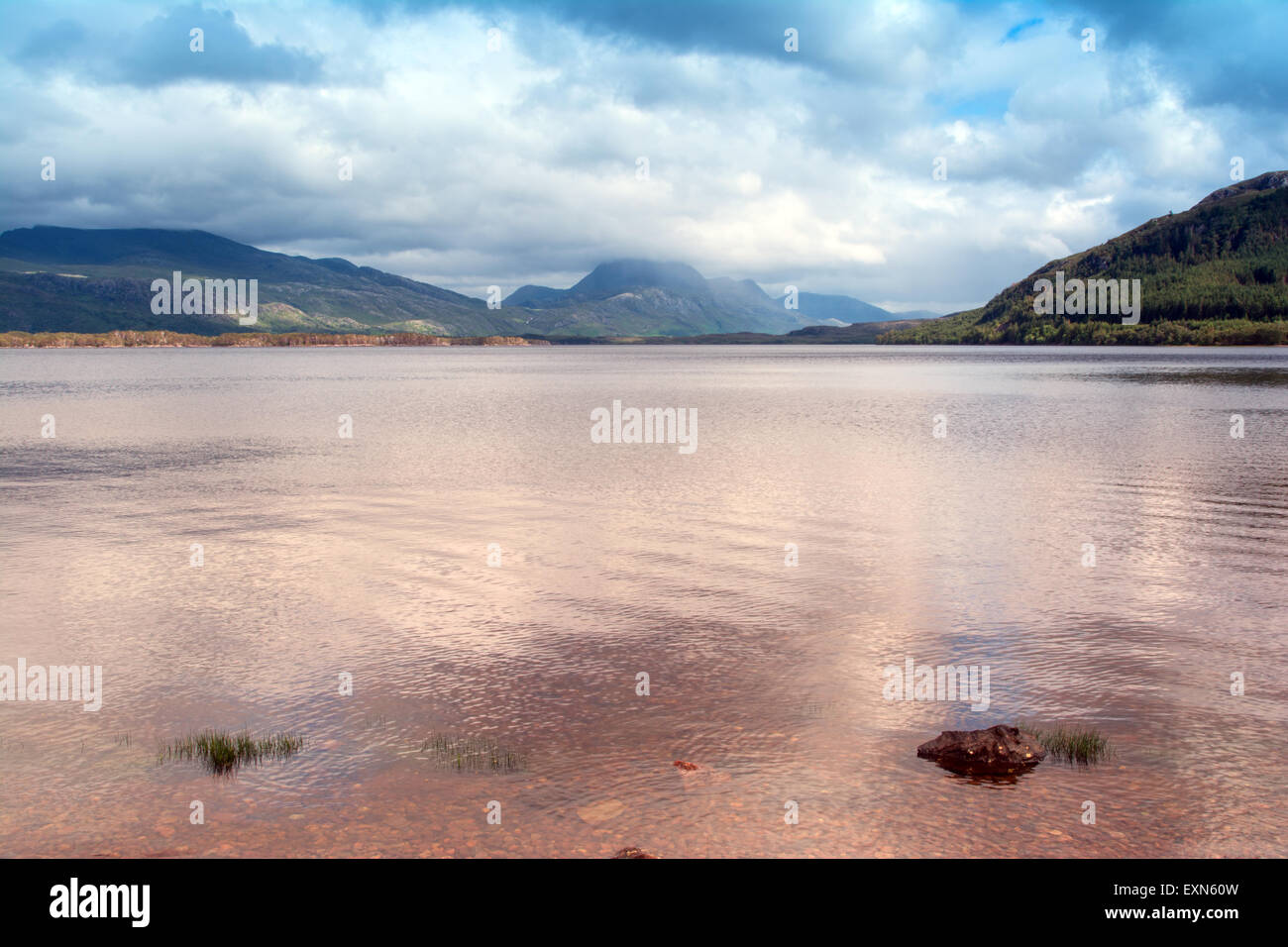 Loch Maree und Slioch Stockfoto