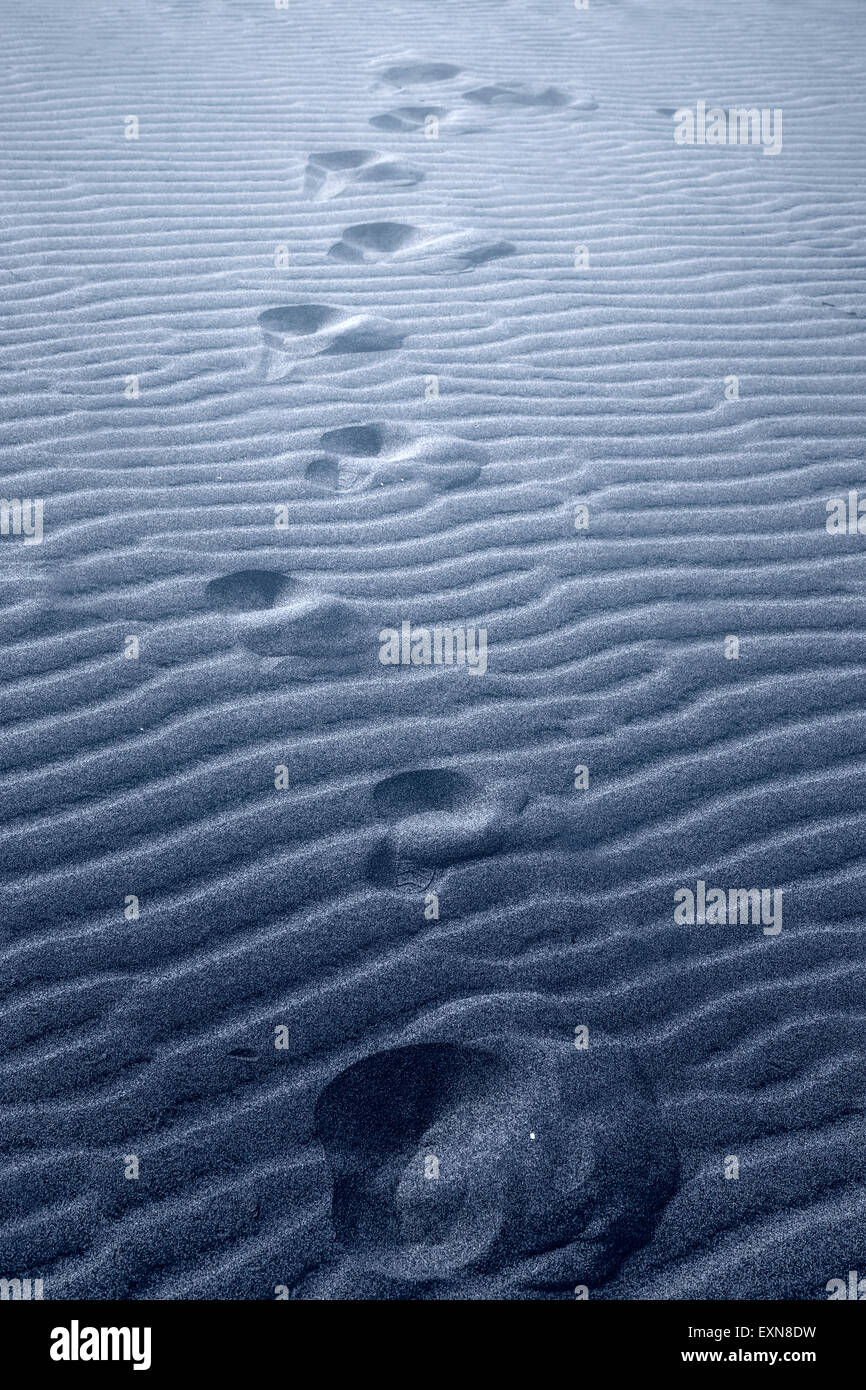 Fußspuren fußabdruck sand -Fotos und -Bildmaterial in hoher Auflösung ...
