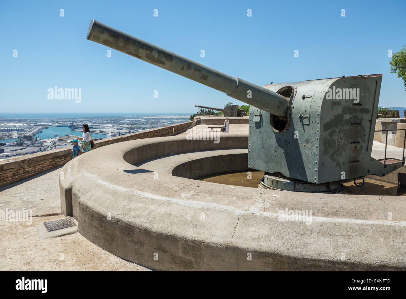 alte Kanone in der alten Militärfestung Montjuic Burg (Castillo de Montjuich) auf jüdischen Berg in Barcelona, Spanien Stockfoto