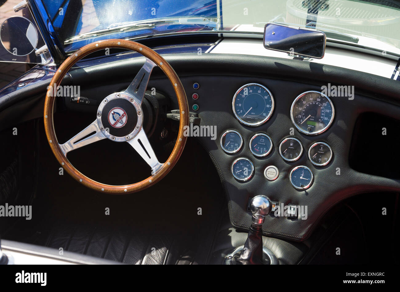 Innenraum eines Oldtimer-Autos während der 14. orange Tour. Diese jährliche Tour findet während des Königs Geburtstagsfeiern, Stockfoto