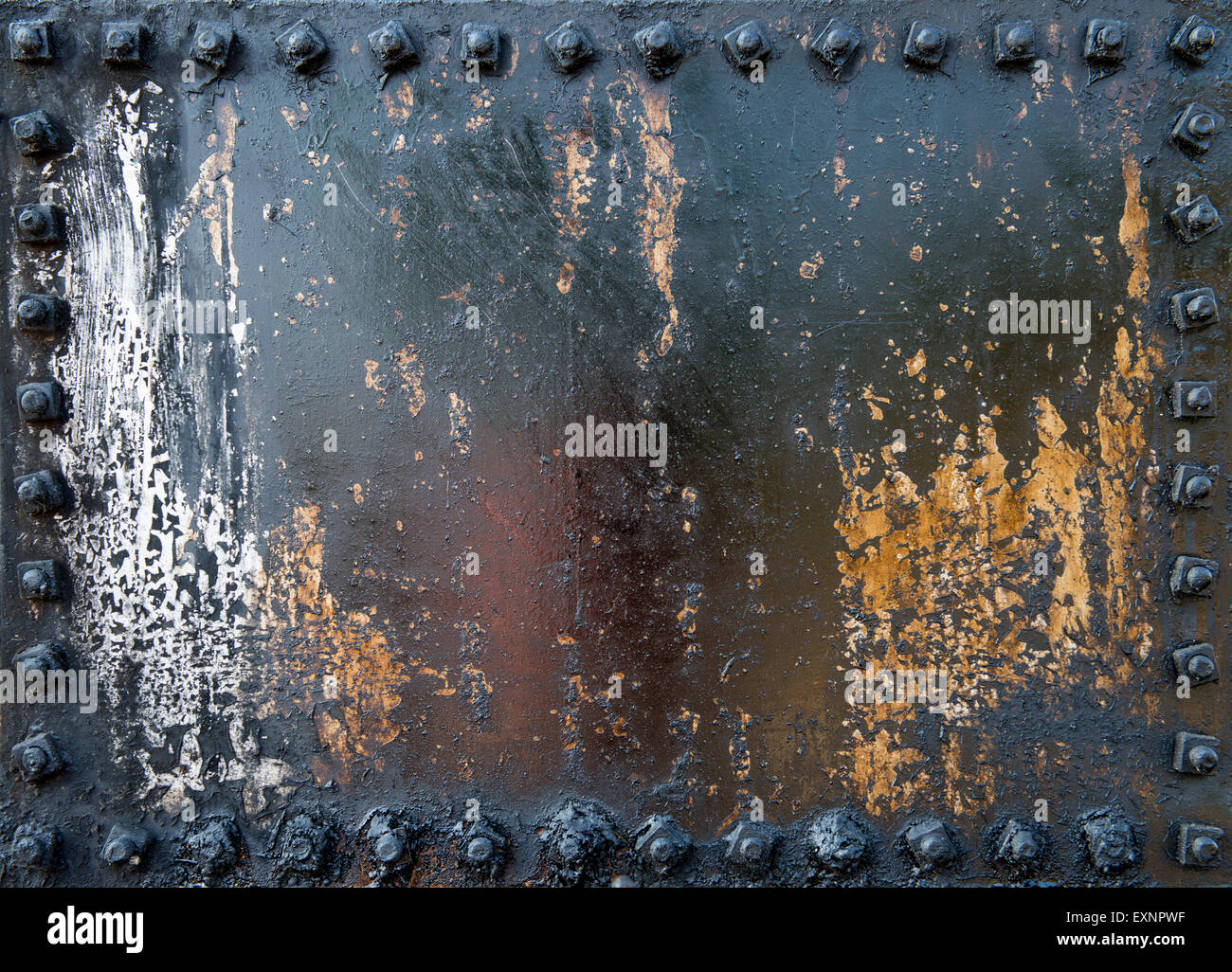 rostiges Metall Hintergrund mit Teer Fleck an Oberfläche Stockfoto