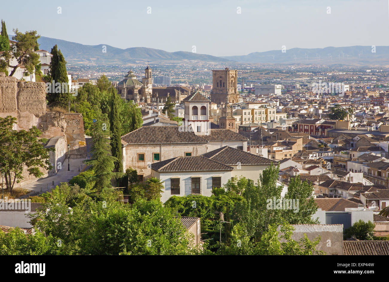 Granada - der Ausblick über die Stadt mit dem Dom Stockfoto